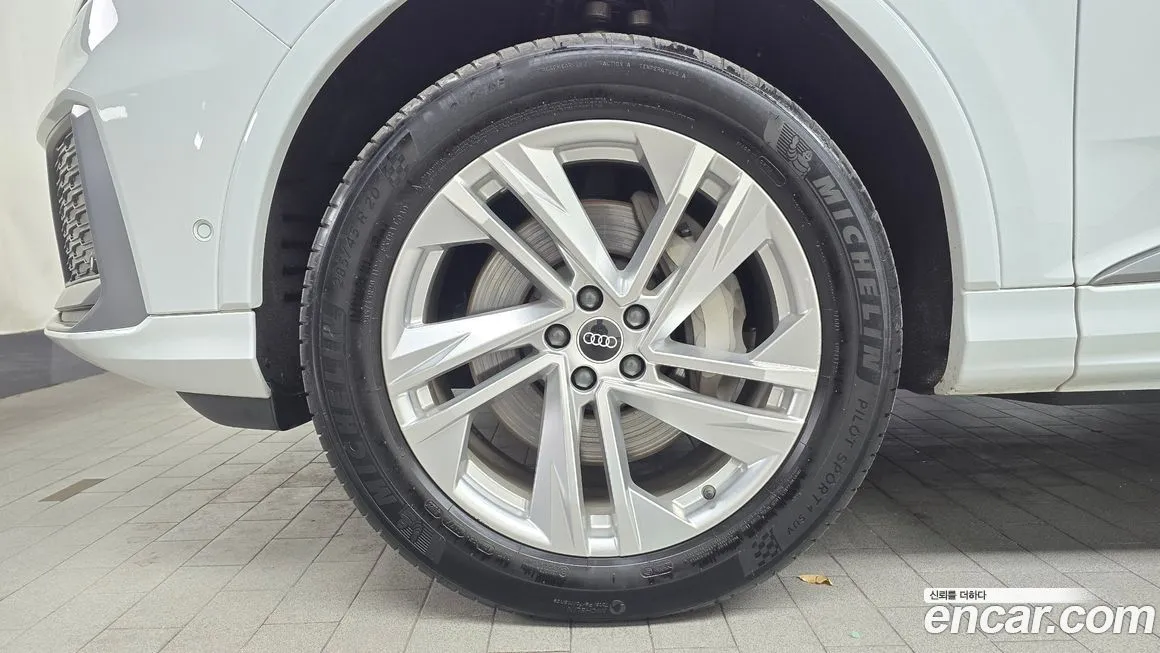 Audi Q7 2021 из KR, фото 4