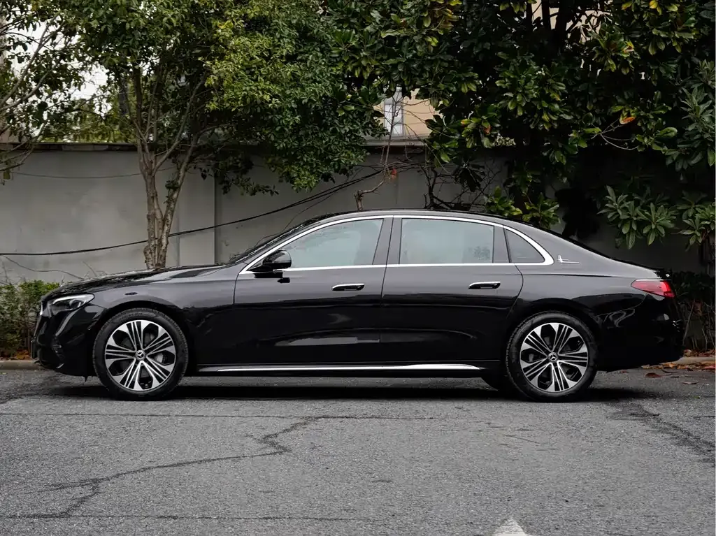 Mercedes-Benz E-Class 2025 из CN, фото 10