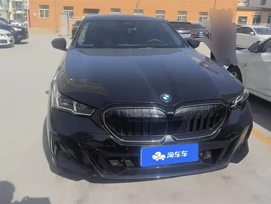 BMW 5 Series 2025 из CN, фото 4