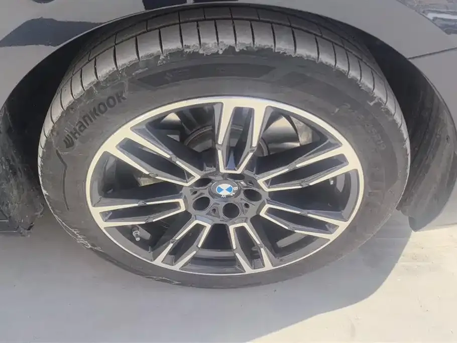 BMW 5 Series 2025 из CN, фото 7