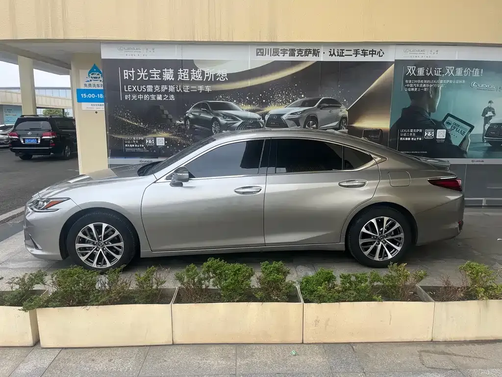 Lexus ES — фото 9