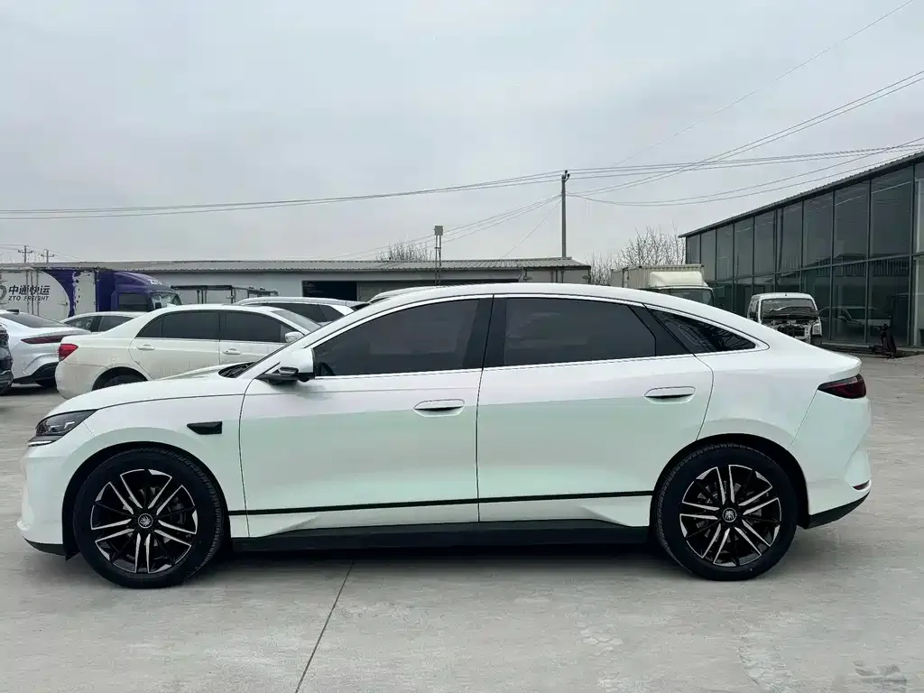 BYD Qin L — фото 2