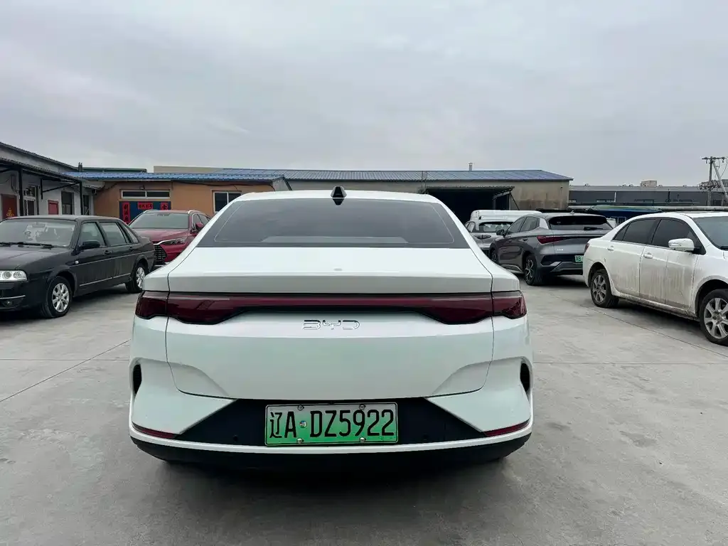 BYD Qin L — фото 10