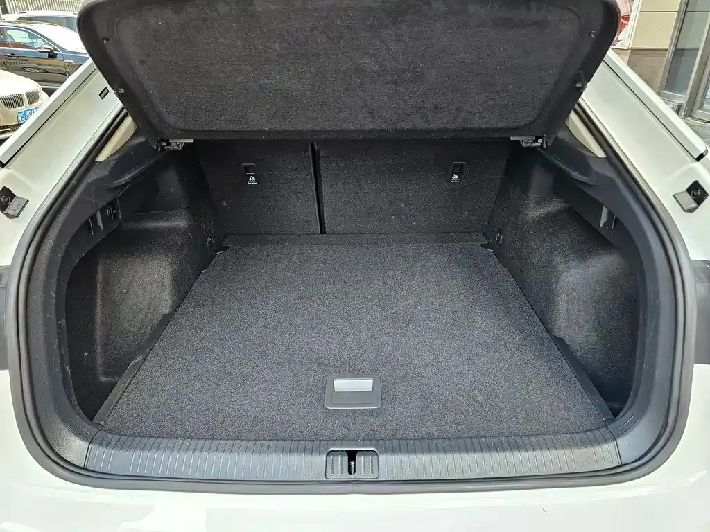 Volkswagen Tiguan X 2022 из CN, фото 6