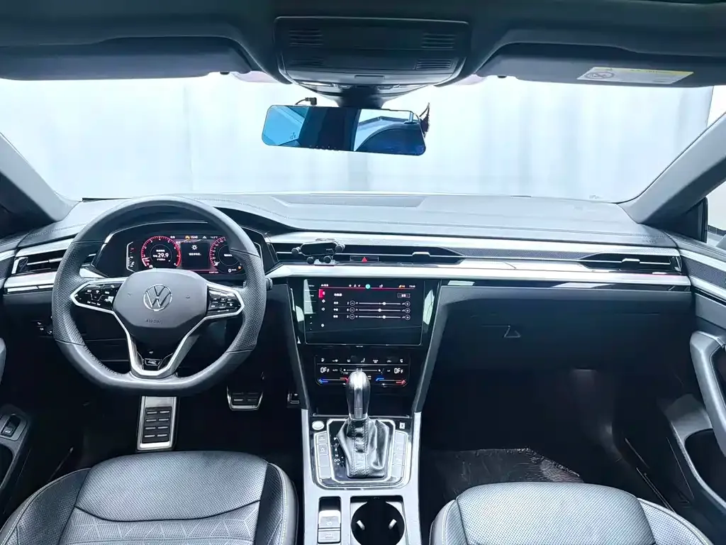 Volkswagen CC 2023 из CN, фото 4
