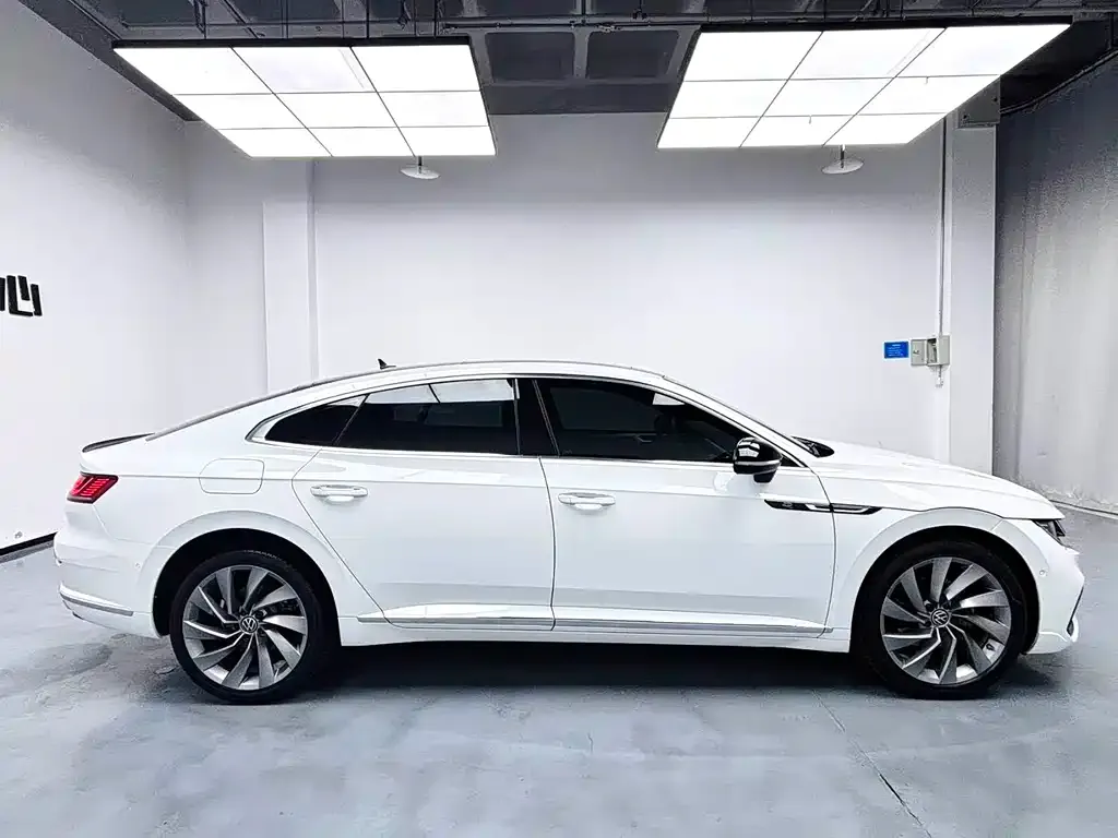 Volkswagen CC 2023 из CN, фото 5