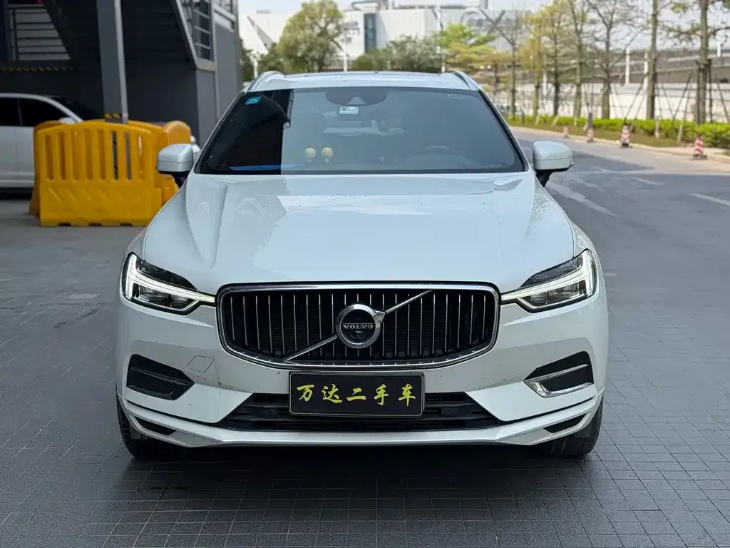 Volvo XC60 — фото 4