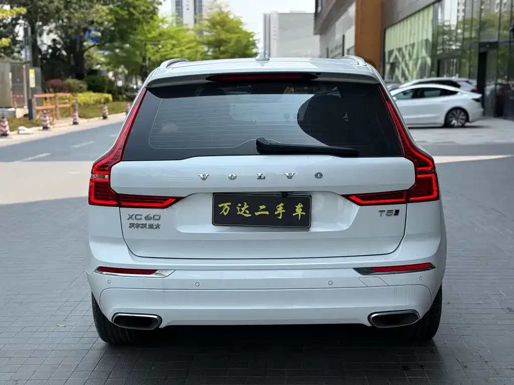 Volvo XC60 — фото 2