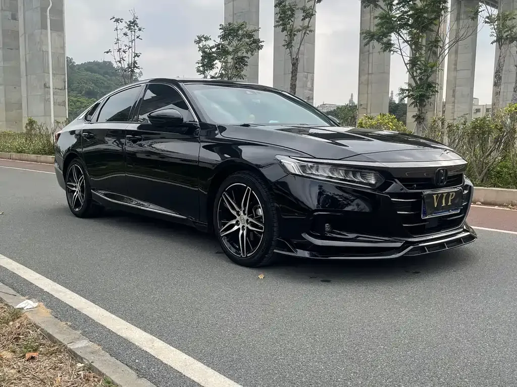 Honda Accord — фото 10