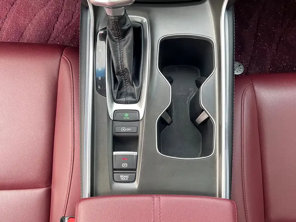 Honda Accord — фото 7