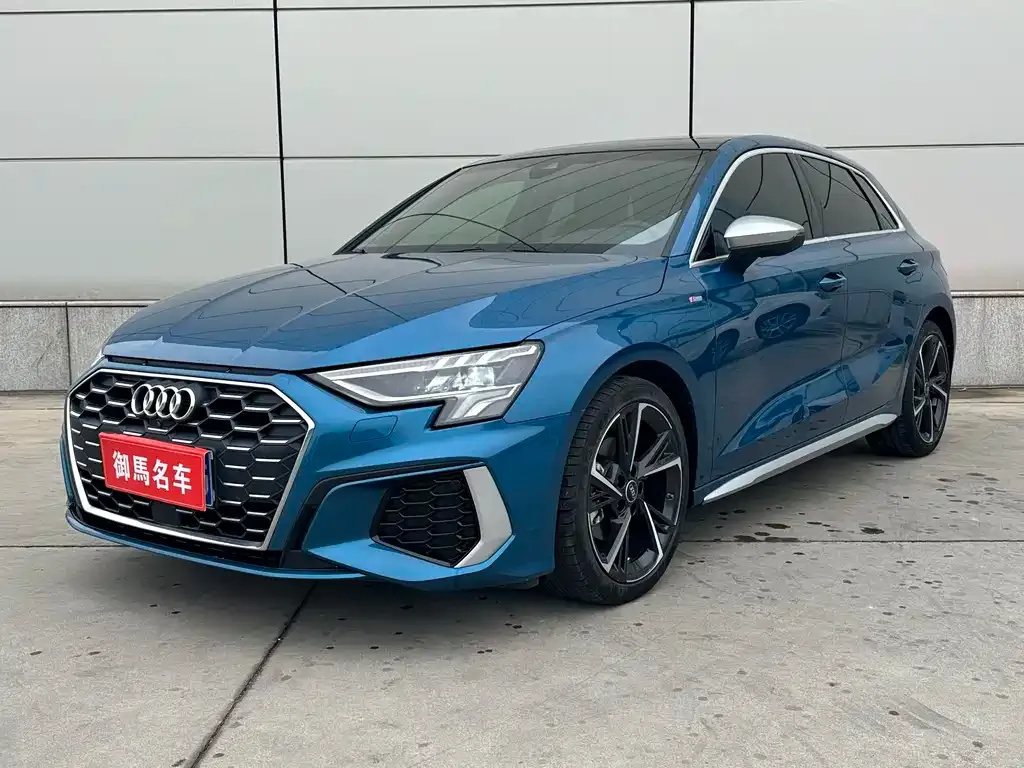 Audi A3 — фото 1