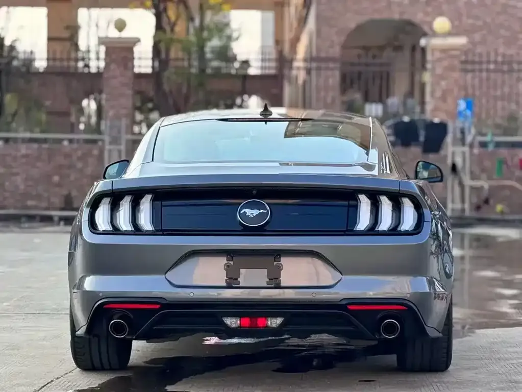 Ford Mustang 2023 из CN, фото 2