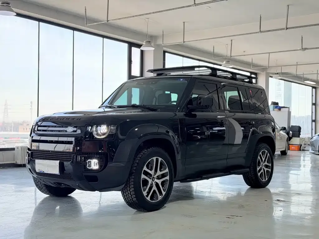 Land Rover Defender — фото 1