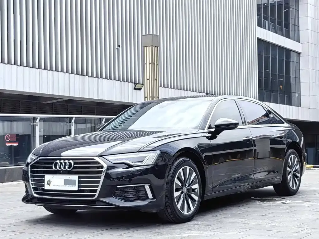 Audi A6L — фото 1