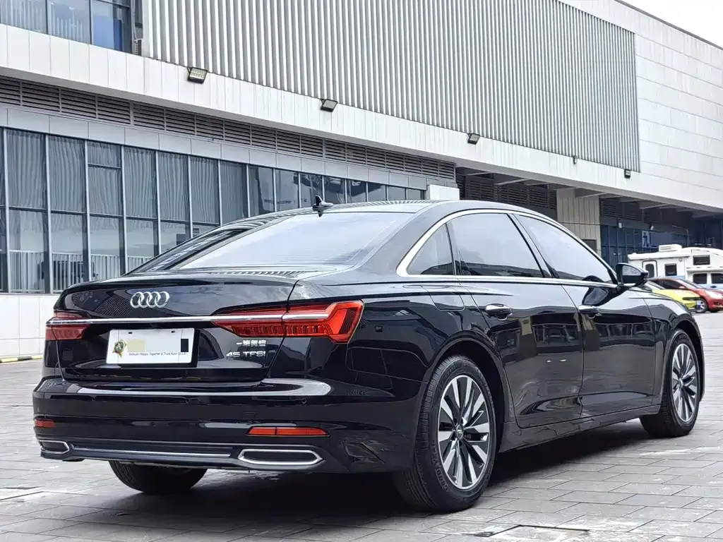 Audi A6L — фото 7