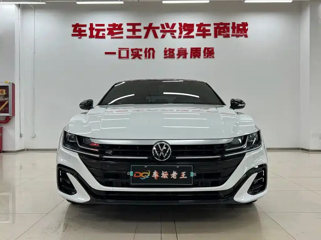 Volkswagen CC 2023 из CN, фото 2