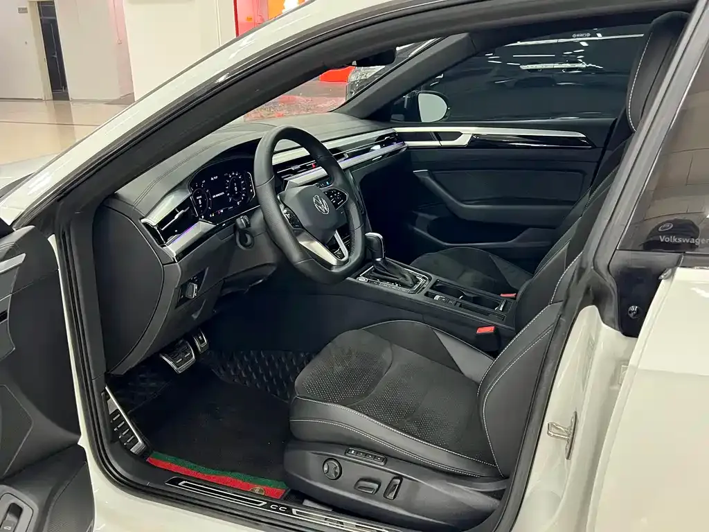 Volkswagen CC 2023 из CN, фото 7