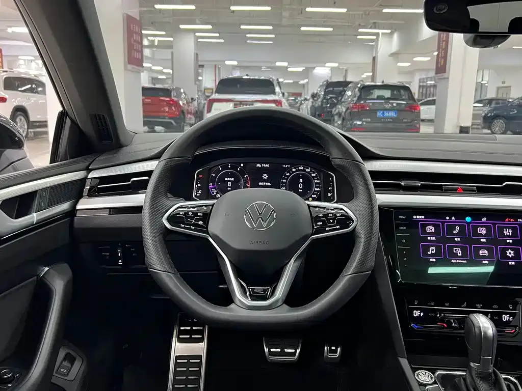 Volkswagen CC 2023 из CN, фото 9
