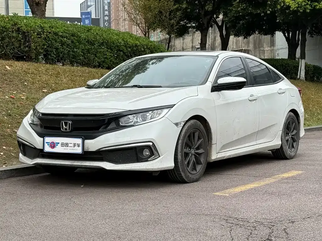 Honda Civic — фото 1
