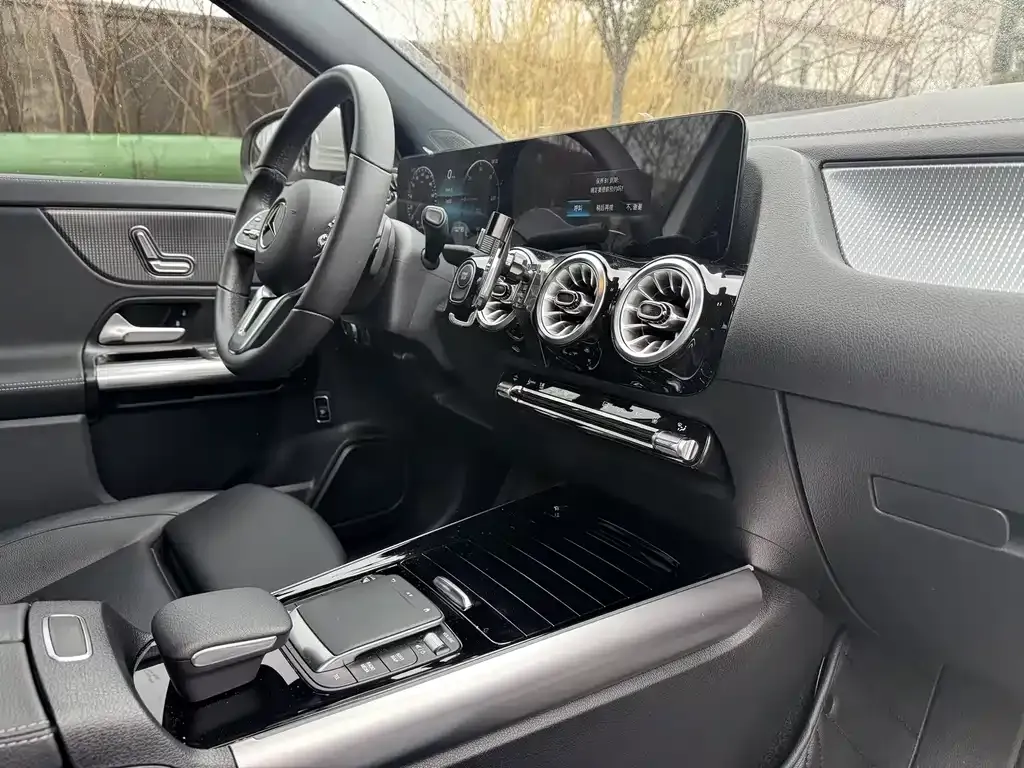Mercedes-Benz EQA 2023 из CN, фото 3