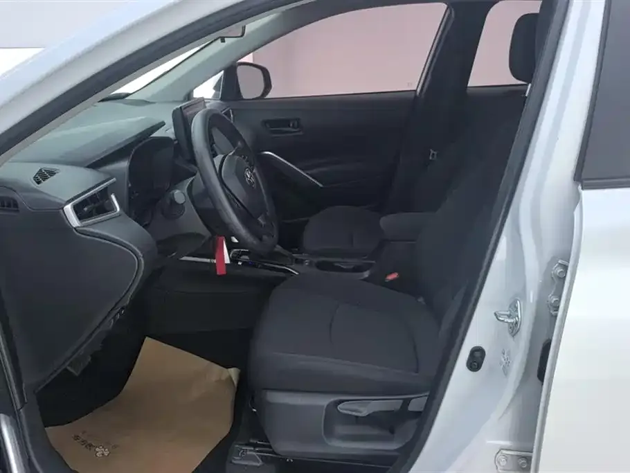 Toyota Corolla Cross 2023 из CN, фото 2