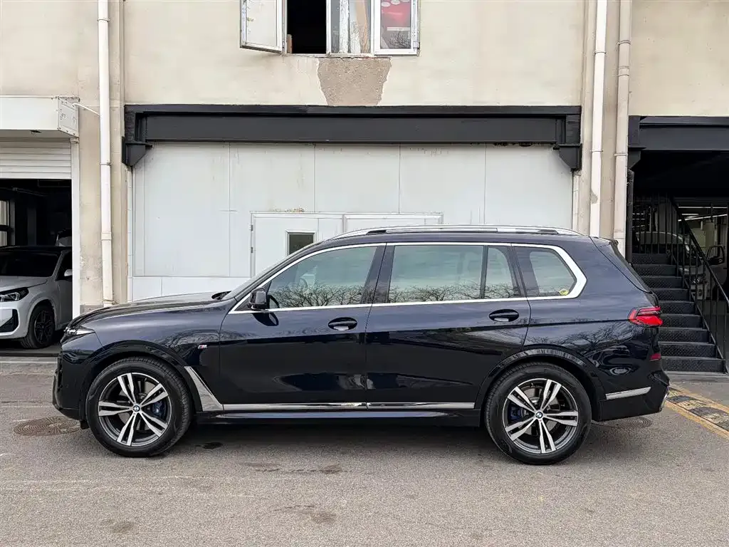 BMW X7 2025 из CN, фото 3