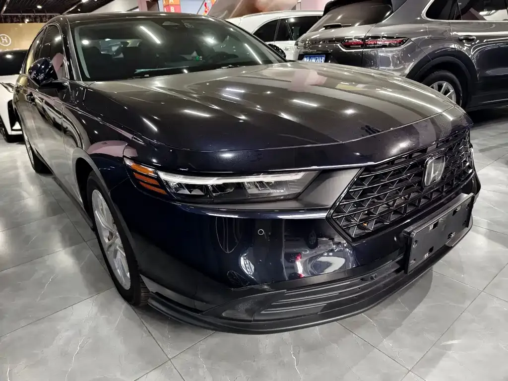Honda Accord — фото 1