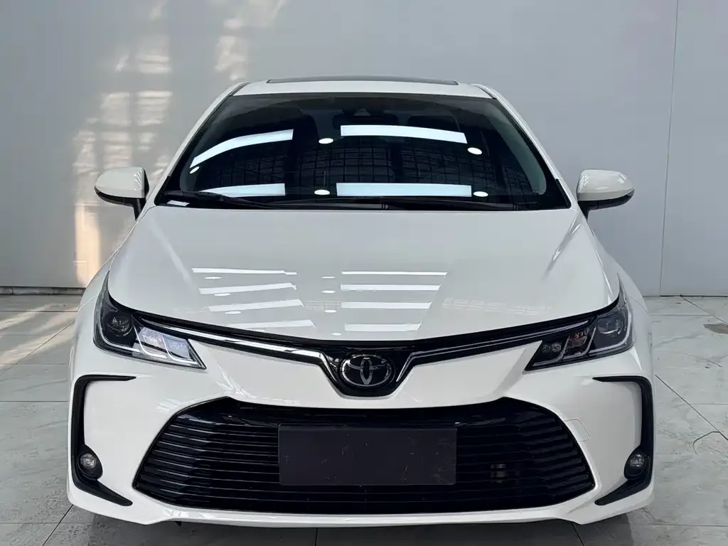 Toyota Corolla — фото 5