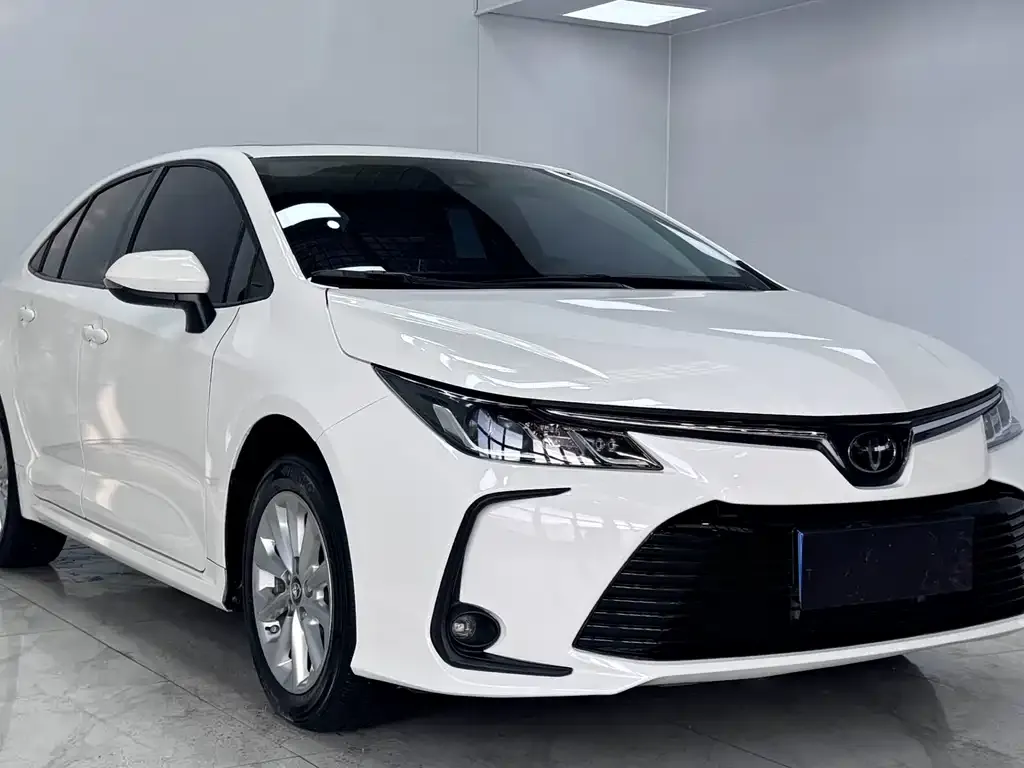 Toyota Corolla — фото 9