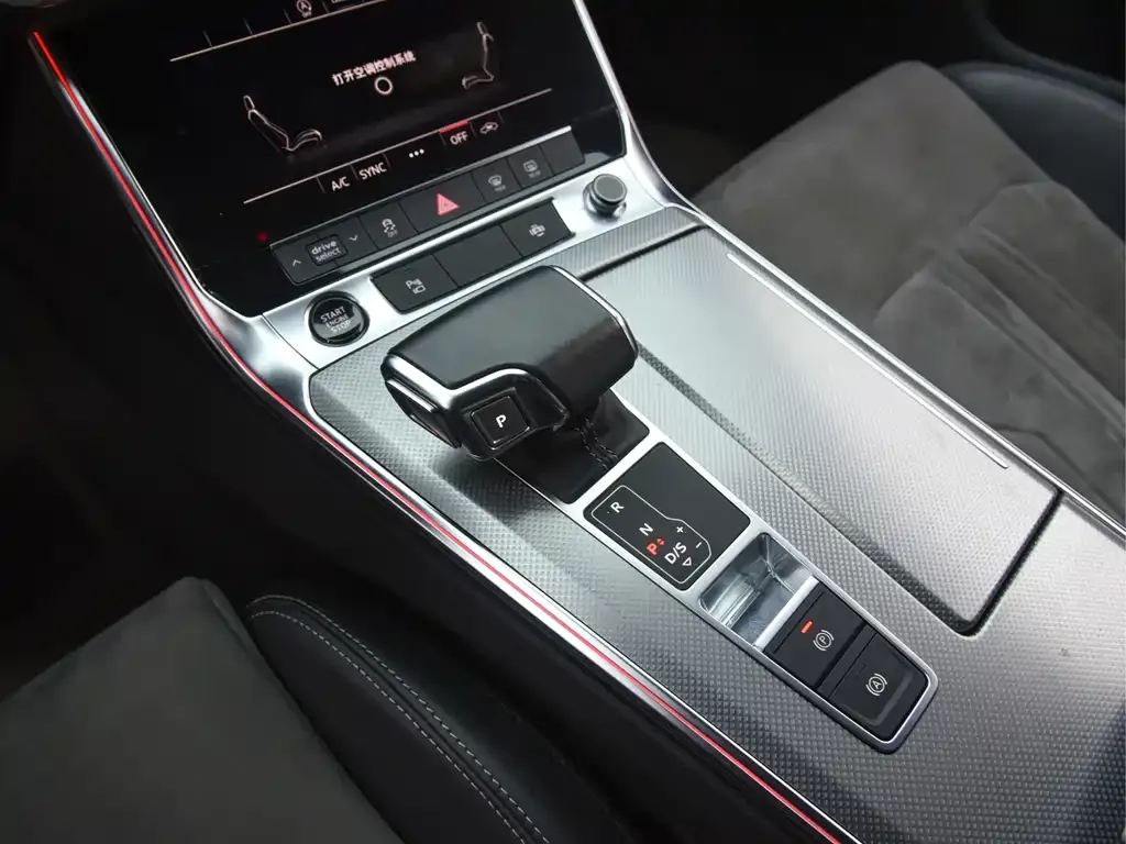 Audi A6L — фото 10