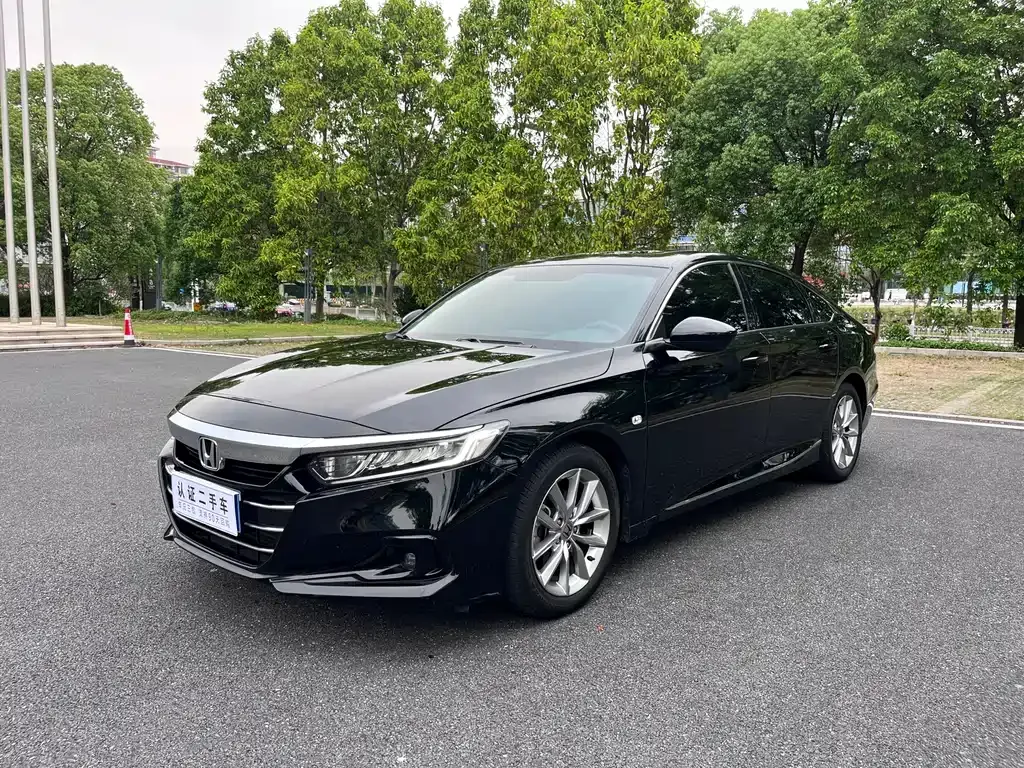 Honda Accord — фото 1