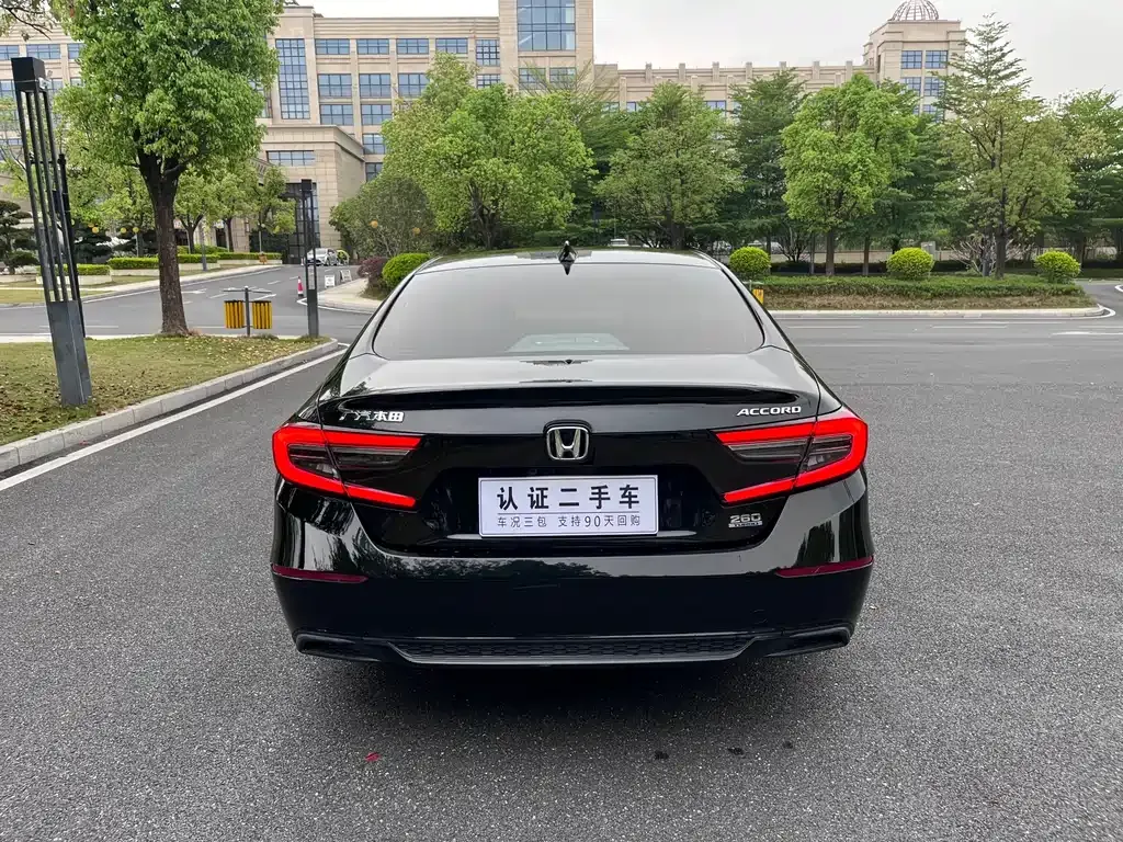Honda Accord — фото 9