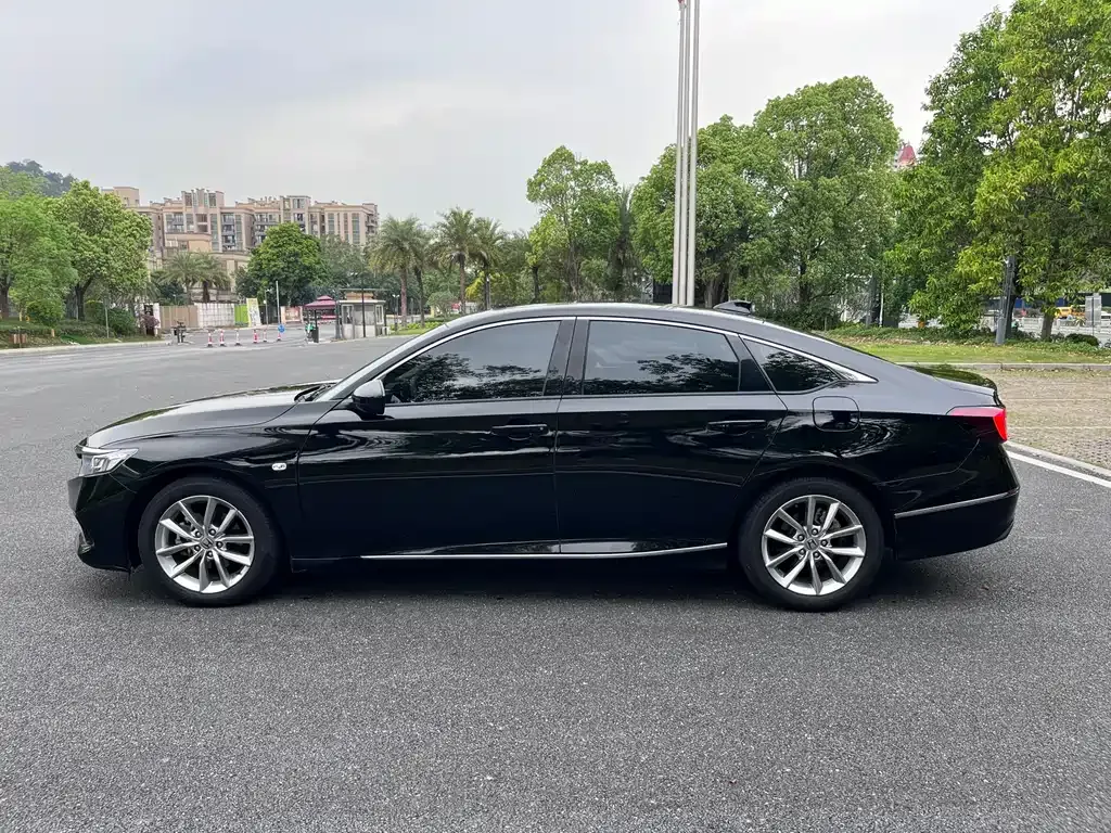 Honda Accord — фото 6
