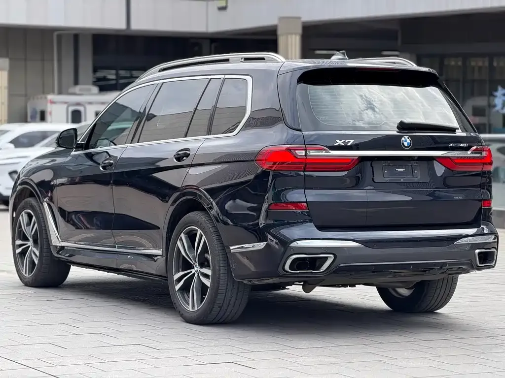 BMW X7 — фото 10