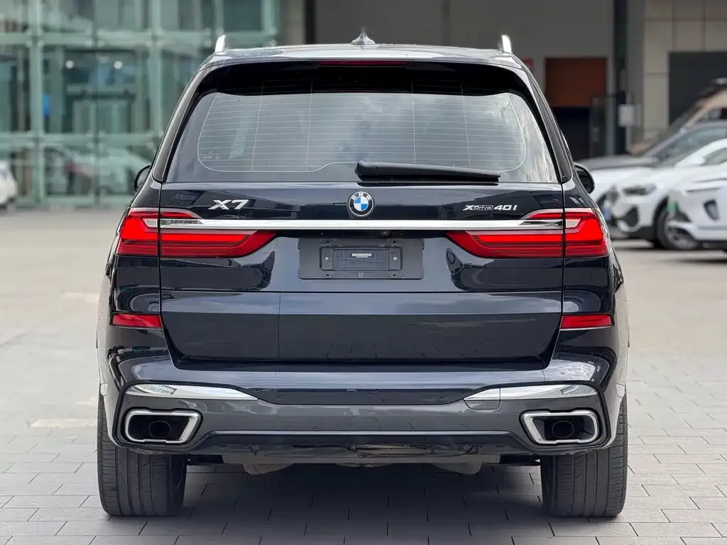 BMW X7 — фото 3