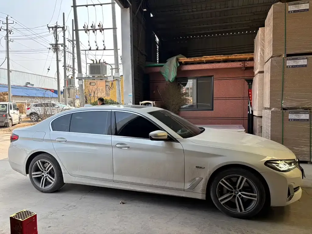 BMW 5 Series New Energy — фото 6