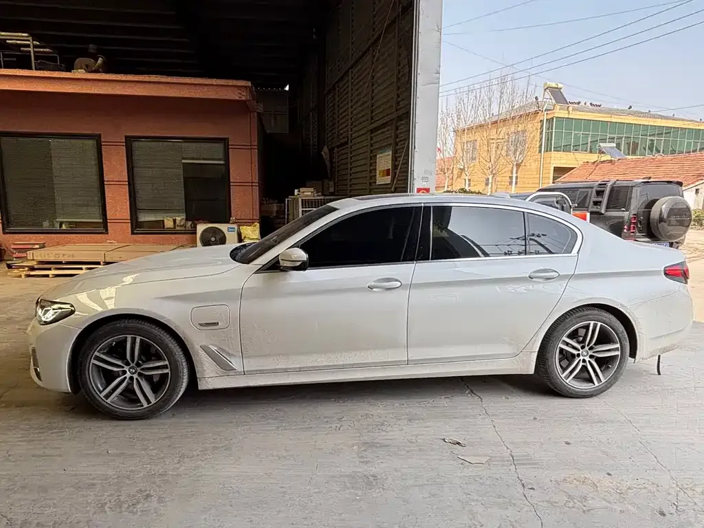 BMW 5 Series New Energy — фото 3