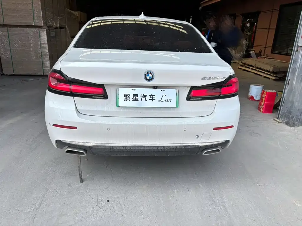 BMW 5 Series New Energy — фото 9