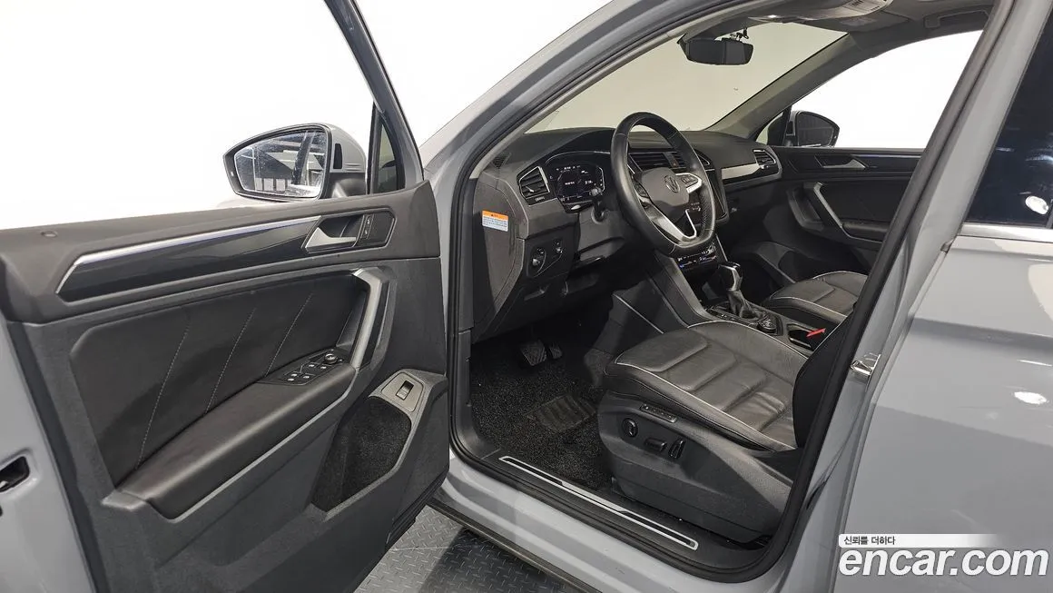 Volkswagen Tiguan — фото 8