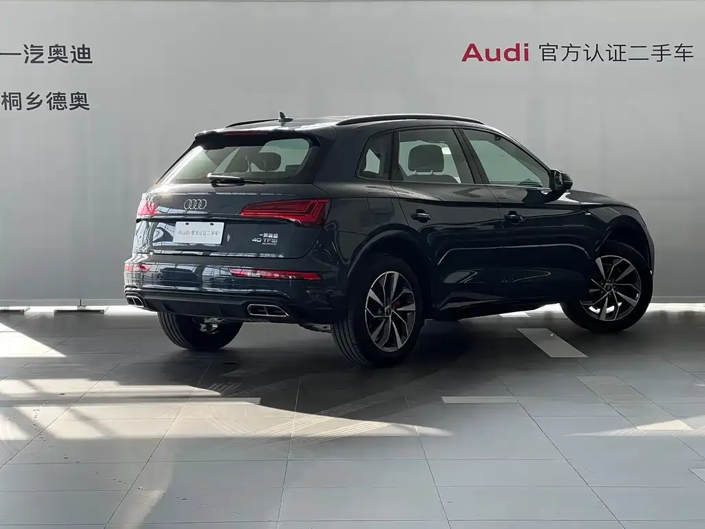 Audi Q5L — фото 5
