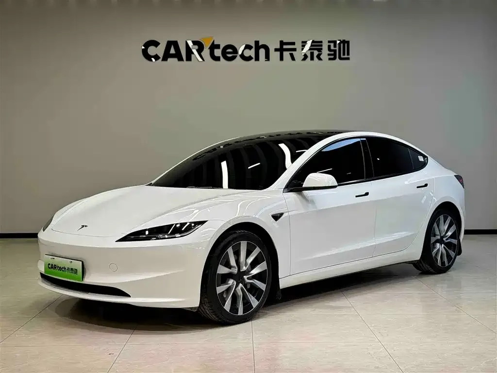 Tesla Model 3 — фото 1