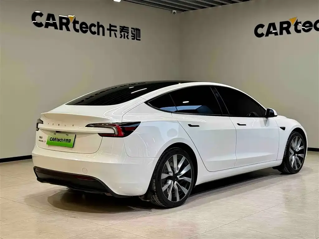 Tesla Model 3 — фото 4