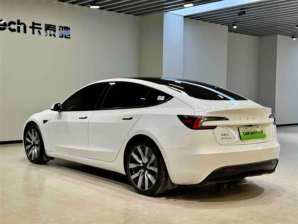 Tesla Model 3 — фото 5
