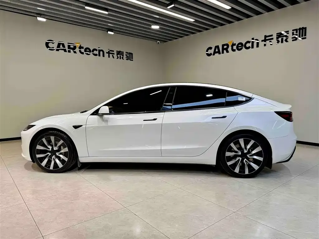 Tesla Model 3 — фото 10