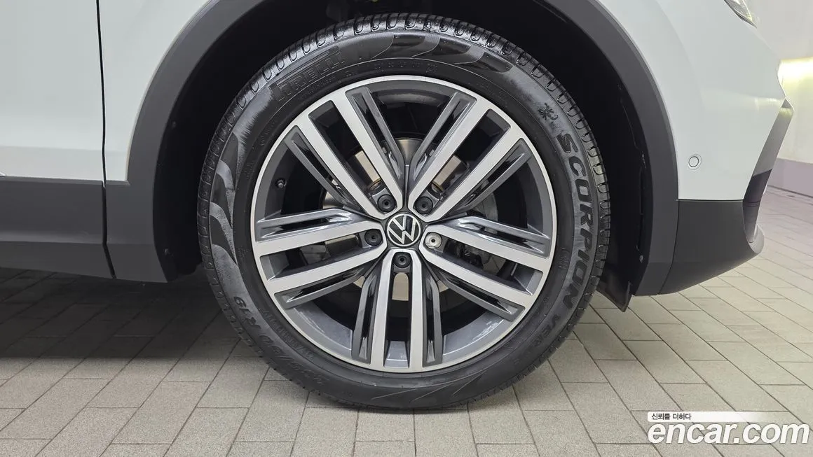 Volkswagen Tiguan — фото 6
