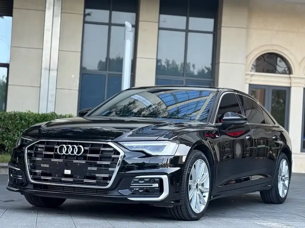 Audi A6L — фото 1