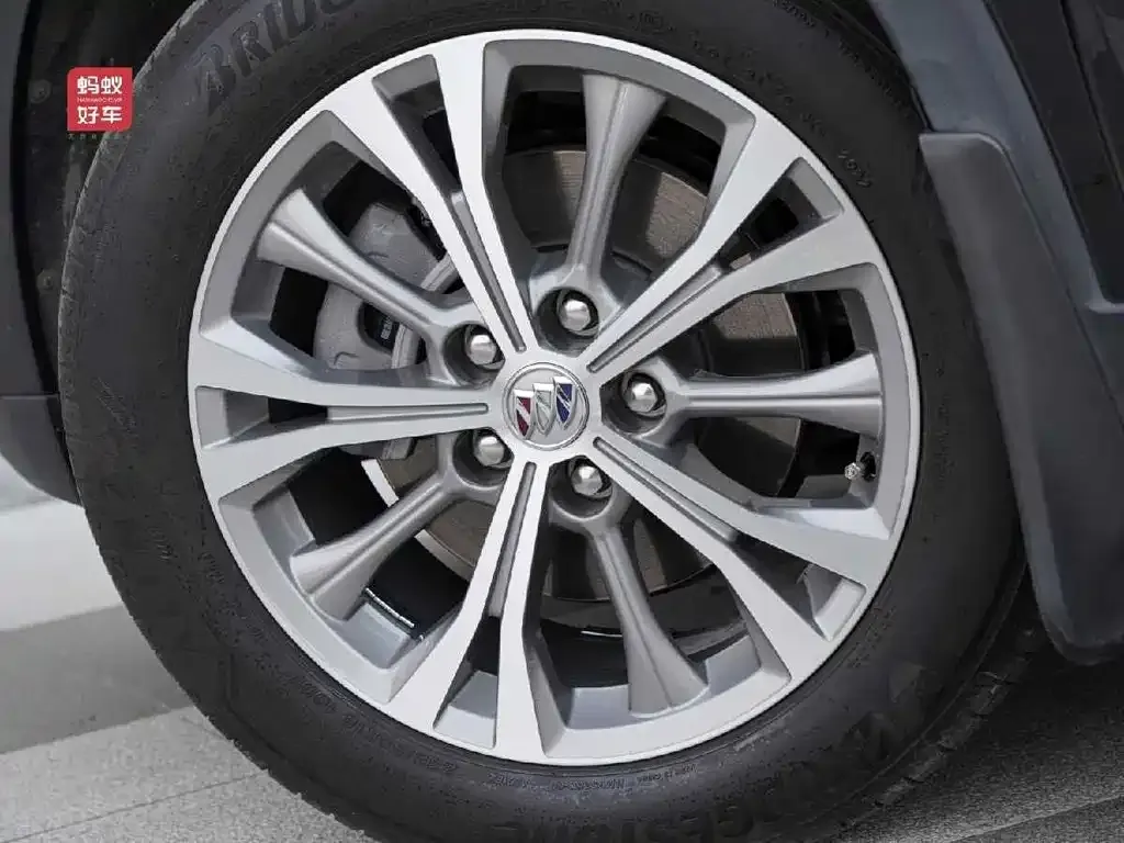 Buick Envision Plus — фото 10