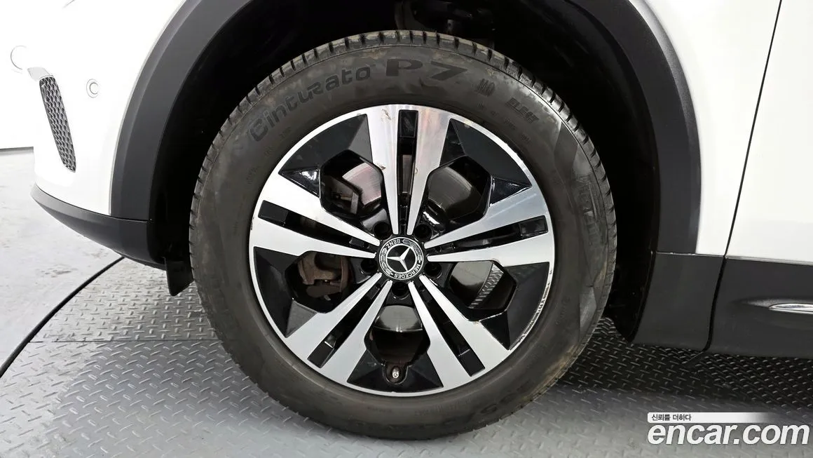 Mercedes-Benz GLB-Class — фото 2