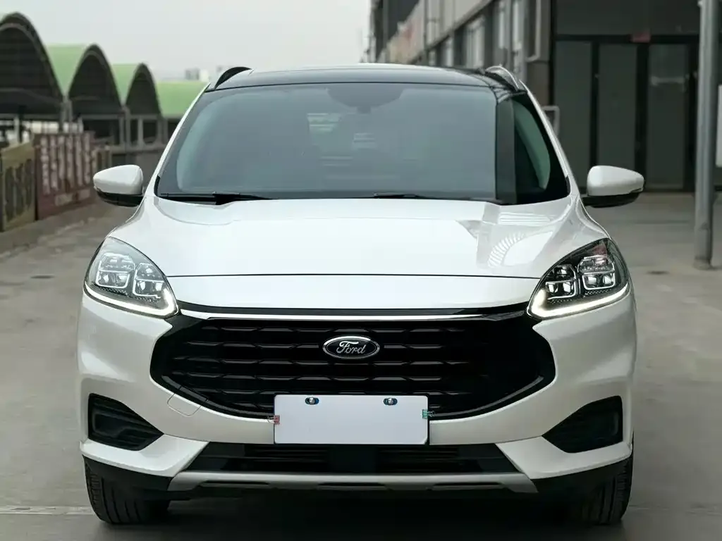Ford Escape 2024 из CN, фото 2