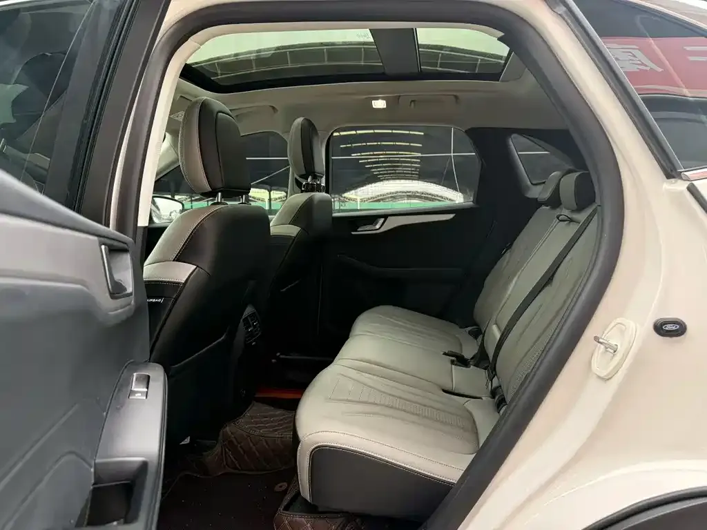 Ford Escape 2024 из CN, фото 6